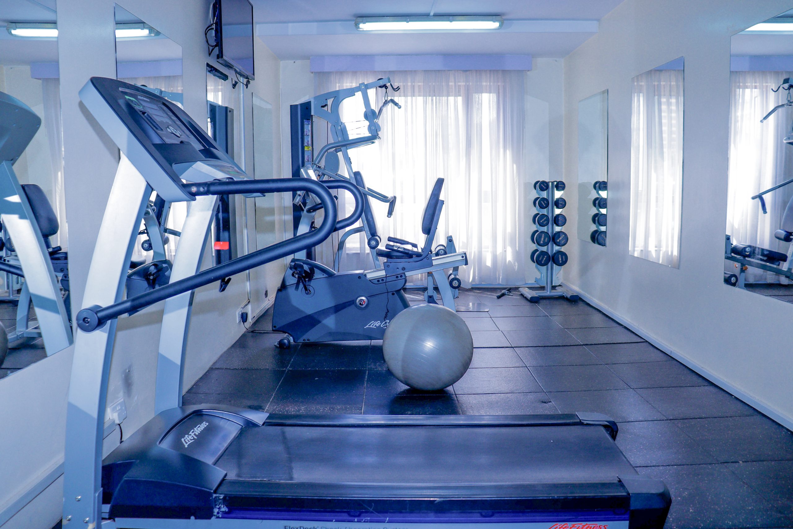 GYM & FITNESS